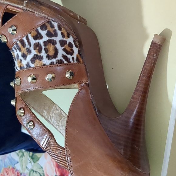 Michael kors shoes  size 7 M color brown - Picture 5 of 9